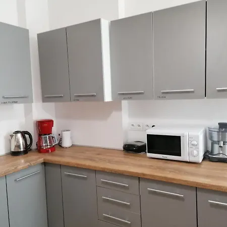 Hostel Tulip - Pokoj Jednoosobowy Nr 1 Ze Wspolna Lazienka I Kuchnia Štetín Exteriér fotografie
